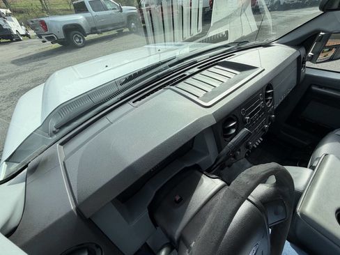 Used 2016 Ford F250 XL w/ XL Appearance Package image 22