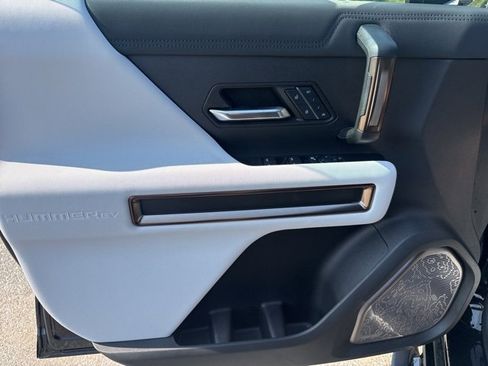 New 2025 GMC Hummer EV 3X w/ Extreme Off-Road Package image 10
