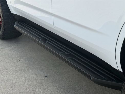 Used 2021 GMC Yukon AT4 w/ Rear Media and Nav Package image 10