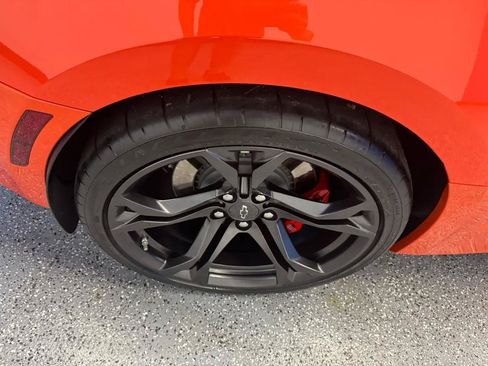 Used 2021 Chevrolet Camaro SS RWD image 28