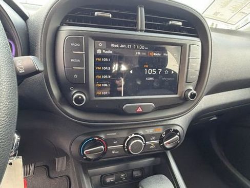 Used 2025 Kia Soul LX w/ LX Technology Package image 24
