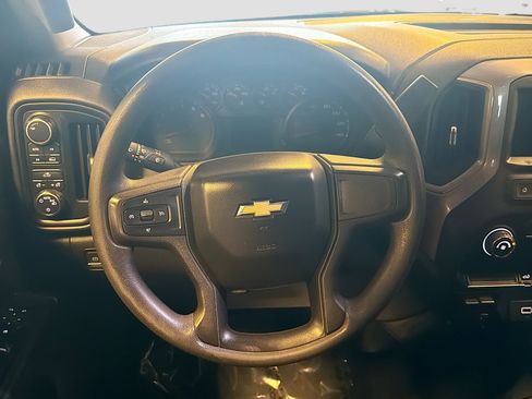 Used 2020 Chevrolet Silverado 1500 Custom w/ Custom Value Package image 17