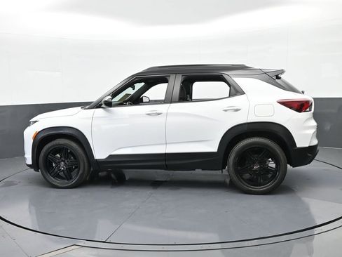 Used 2023 Chevrolet TrailBlazer RS w/ Sun and Liftgate Package image 3