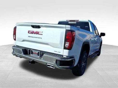 New 2026 GMC Sierra 1500 SLE image 2