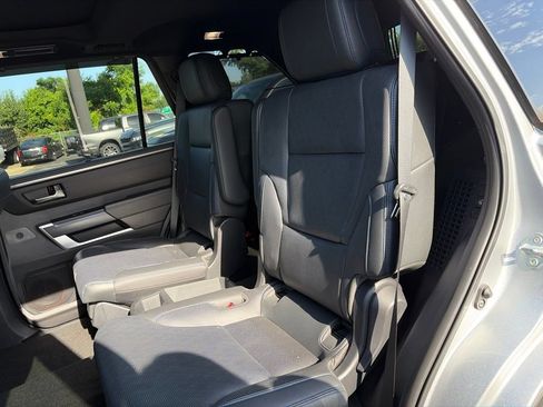 Used 2023 Toyota Sequoia Platinum AWD/4WD image 10