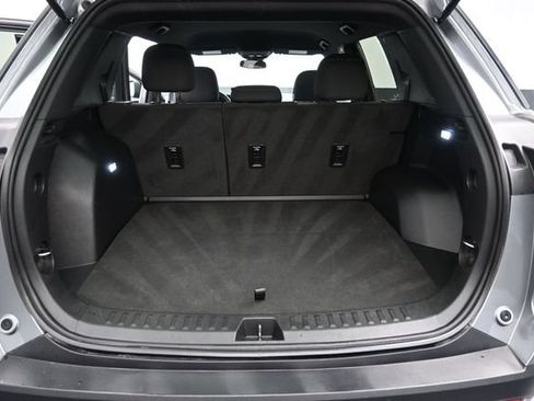 Used 2025 Chevrolet Equinox LT AWD/4WD image 2