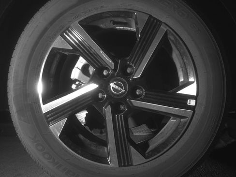 Used 2025 Nissan Sentra SV image 15