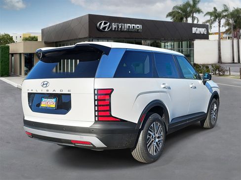 New 2026 Hyundai Palisade SE image 3