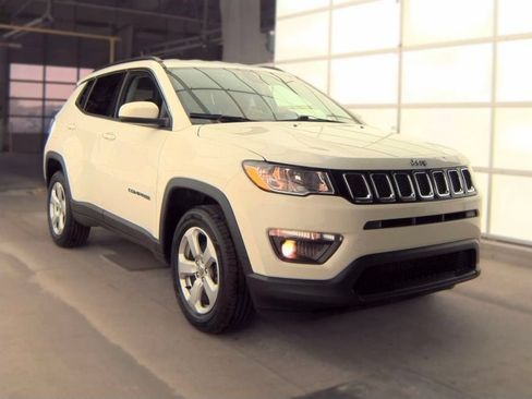 Used 2021 Jeep Compass Latitude AWD/4WD image 4