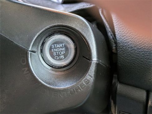 Certified 2023 Jeep Renegade Latitude w/ Premium Group image 22