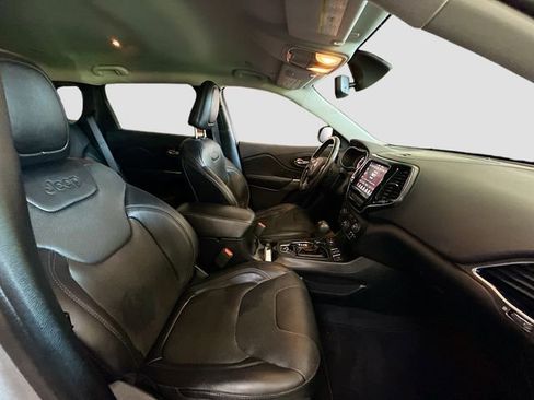 Used 2019 Jeep Cherokee Limited image 26