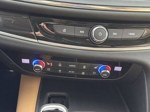 Used 2019 Buick Enclave Premium image 20