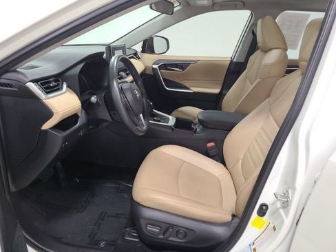 Certified 2022 Toyota RAV4 XLE Premium AWD/4WD image 19