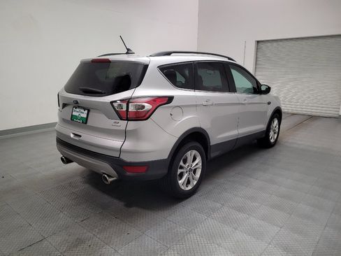 Used 2018 Ford Escape SE w/ SE Sync 3 Package FWD image 9