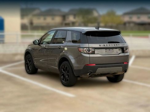 Used 2019 Land Rover Discovery Sport SE image 6