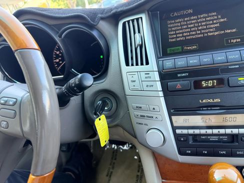 Used 2005 Lexus RX 330 FWD image 16