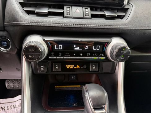 Used 2019 Toyota RAV4 Limited w/ Advanced Technology Package FWD image 19