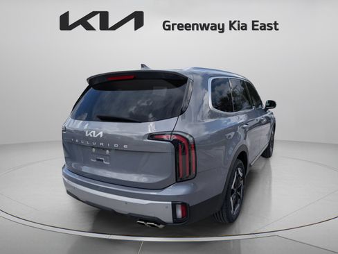 Certified 2023 Kia Telluride EX w/ EX Captain's Chair Package FWD image 6