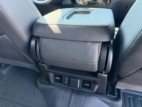 Used 2022 GMC Sierra 1500 SLT AWD/4WD image 51