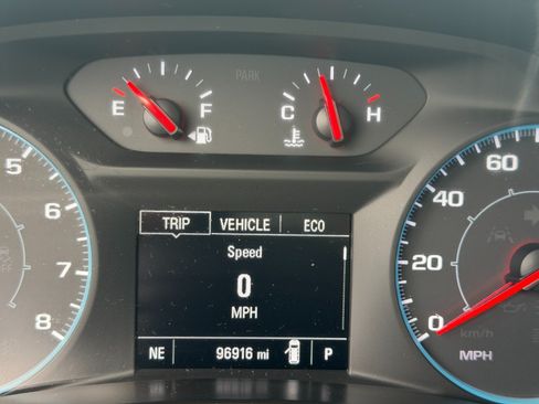 Used 2019 Chevrolet Equinox LS w/ LPO, Blackout Package FWD image 17