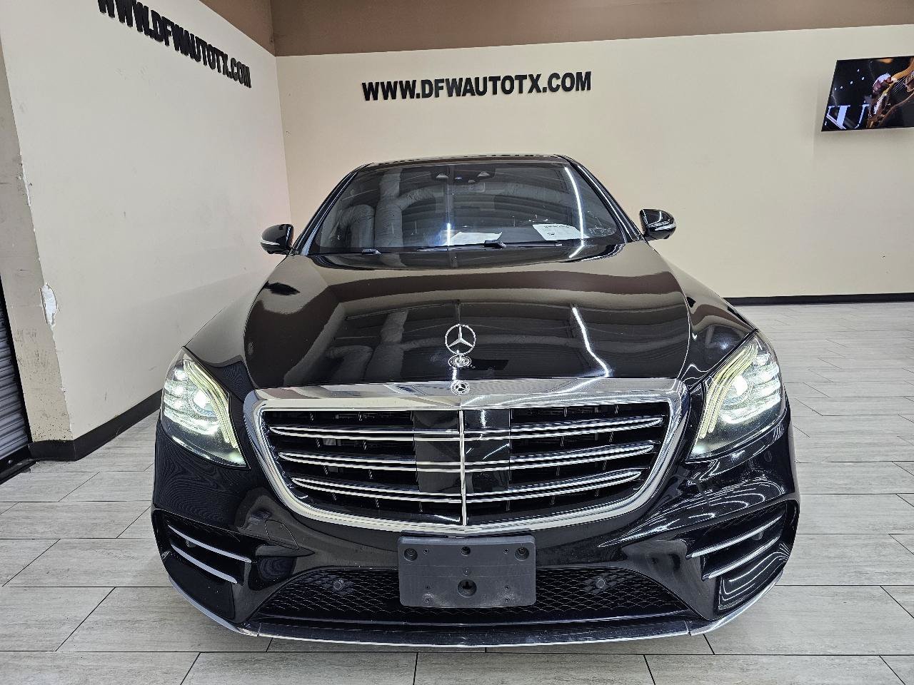 Used 2020 Mercedes-Benz S 560 Sedan image 3