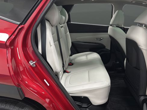 Used 2025 Hyundai Tucson Limited AWD/4WD image 25