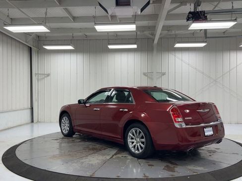 Used 2012 Chrysler 300 Limited RWD image 6