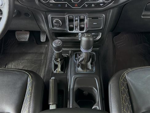 Used 2021 Jeep Wrangler Unlimited Sahara image 41