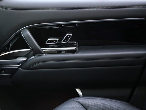 Used 2024 Land Rover Range Rover SE image 14