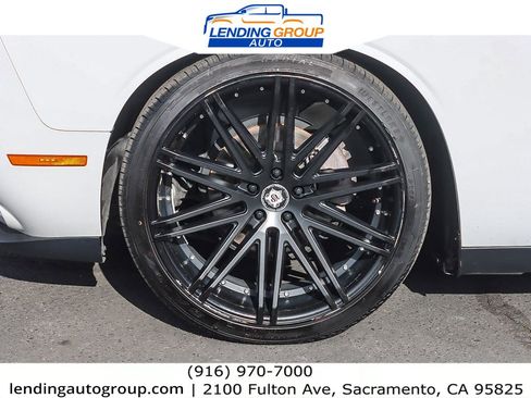 Used 2019 Dodge Challenger SXT image 9