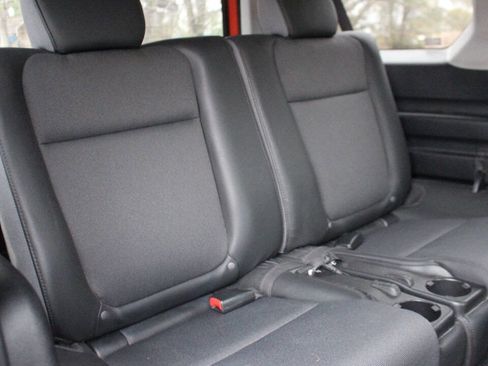 Used 2004 Honda Element EX image 3