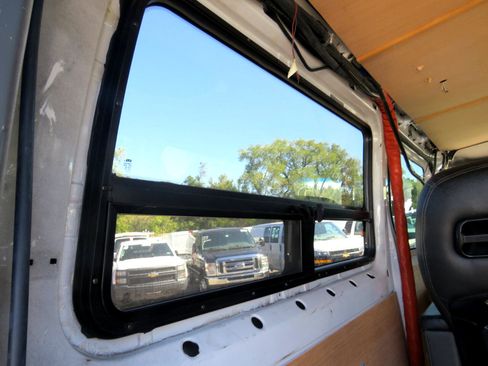 Used 2010 Freightliner Sprinter 2500 image 32