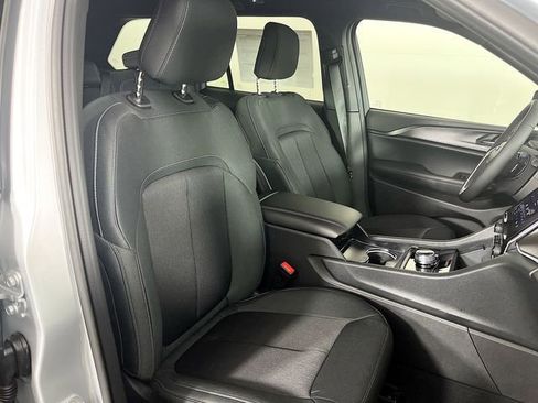 New 2025 Jeep Grand Cherokee Laredo w/ Luxury Tech Group I image 29