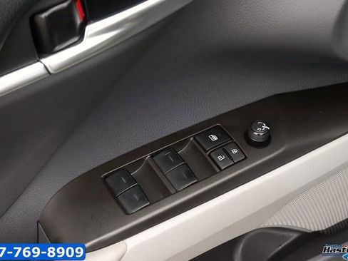 Used 2024 Toyota Camry SE w/ Convenience Package image 10