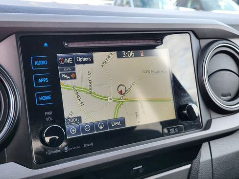 Used 2016 Toyota Tacoma TRD Off-Road w/ Towing Package image 20