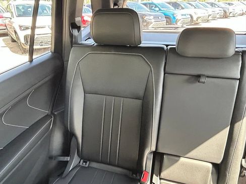 Certified 2023 Volkswagen Tiguan SE R-Line FWD image 12