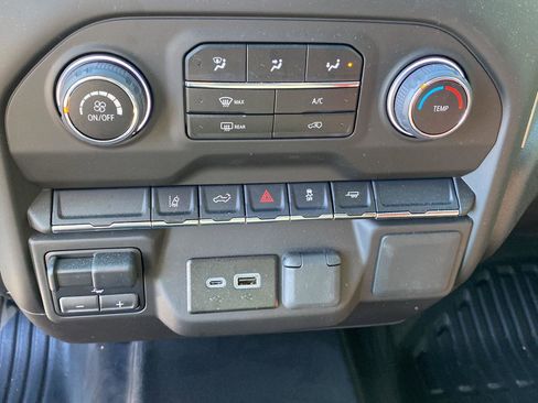 Used 2025 Chevrolet Silverado 2500 W/T w/ WT Convenience Package image 17