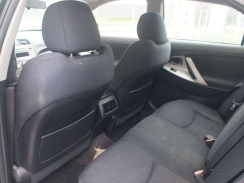 Used 2011 Toyota Camry SE w/ SE Extra-Value Pkg #1 FWD image 10