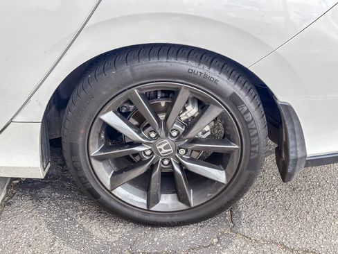 Used 2021 Honda Civic EX image 11