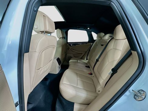 Certified 2023 Porsche Macan w/ Premium Package Plus AWD/4WD image 24