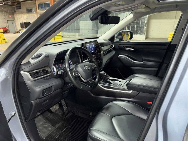 Certified 2022 Toyota Highlander XLE AWD/4WD image 30
