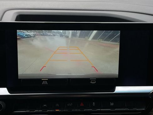 Used 2025 Chevrolet Silverado 1500 LT image 18