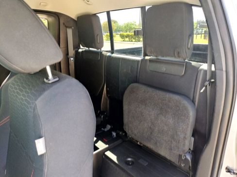 Used 2017 Toyota Tacoma TRD Sport image 15