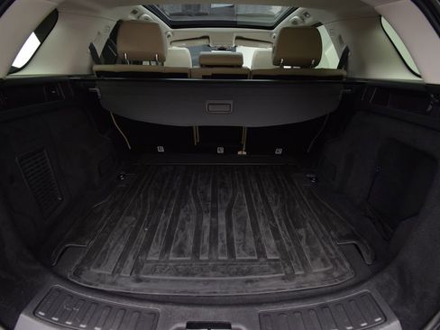 Used 2020 Land Rover Discovery Sport SE image 30