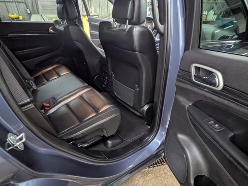 Used 2021 Jeep Grand Cherokee Limited w/ Trailer Tow Group IV image 6