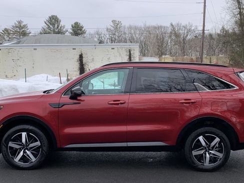 Used 2021 Kia Sorento EX image 3