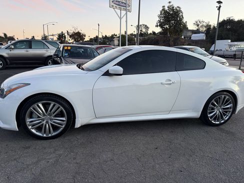 Used 2013 INFINITI G37 Journey w/ Premium Pkg image 10