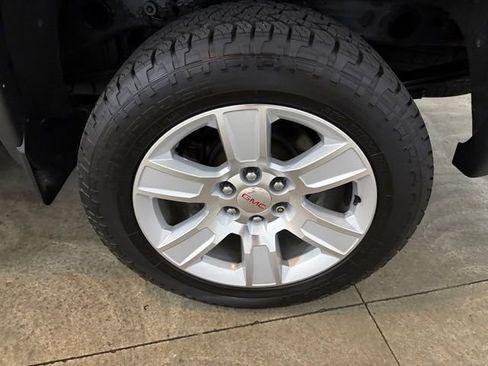 Used 2019 GMC Sierra 1500 SLE w/ SLE Value Package AWD/4WD image 8