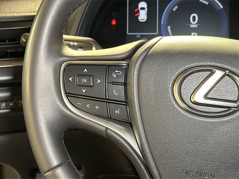 Used 2025 Lexus UX 300h AWD image 22