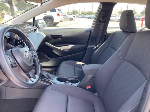 Used 2025 Toyota Corolla LE FWD image 10
